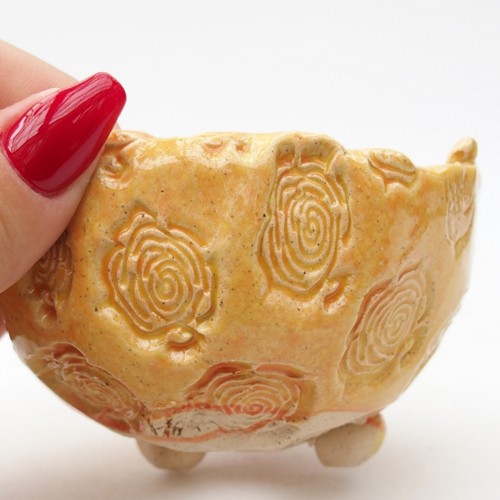 Schelp van keramiek 8,5 x 8,5 x 6 cm , geel