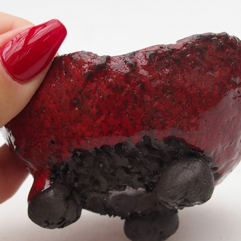 Keramische schaal 8,5 x 8 x 4,5 cm , kleur rood