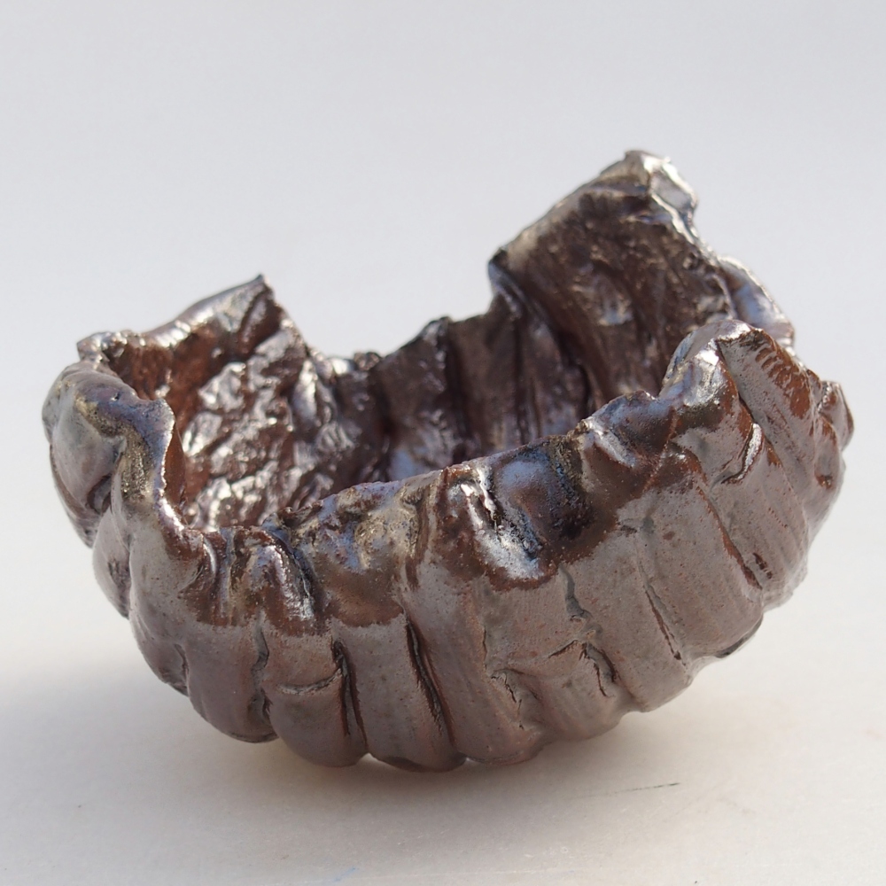 Keramisch Schelp 9 x 8,5 x 4 cm , kleur bruin