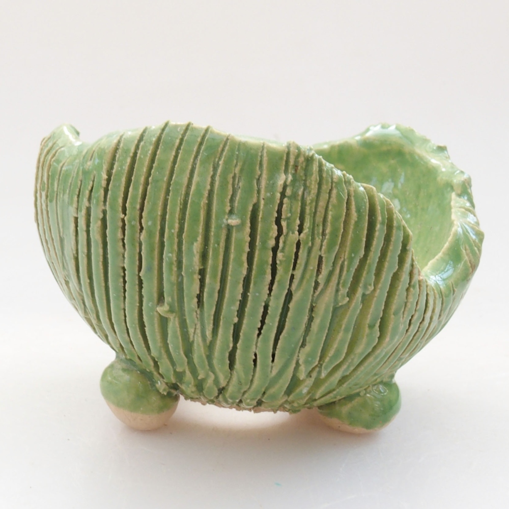 Schelp van keramiek 7,5 x 7,5 x 5,5 cm , kleur groen