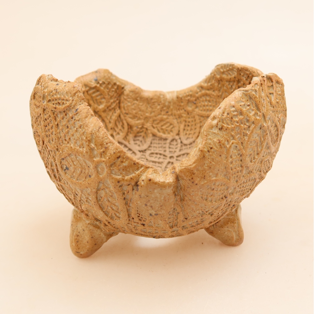 Keramische schaal 8,5 x 8,5 x 6 cm , kleur beige