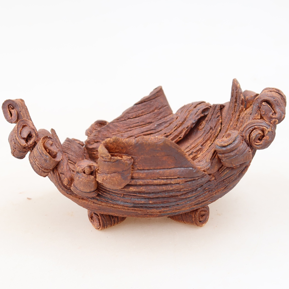 Keramische schaal  13,5 x 10,5 x 7 cm, kleur bruin