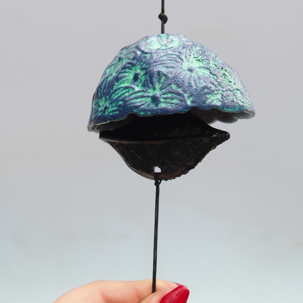 Metalen bel, kleur blauwgroen