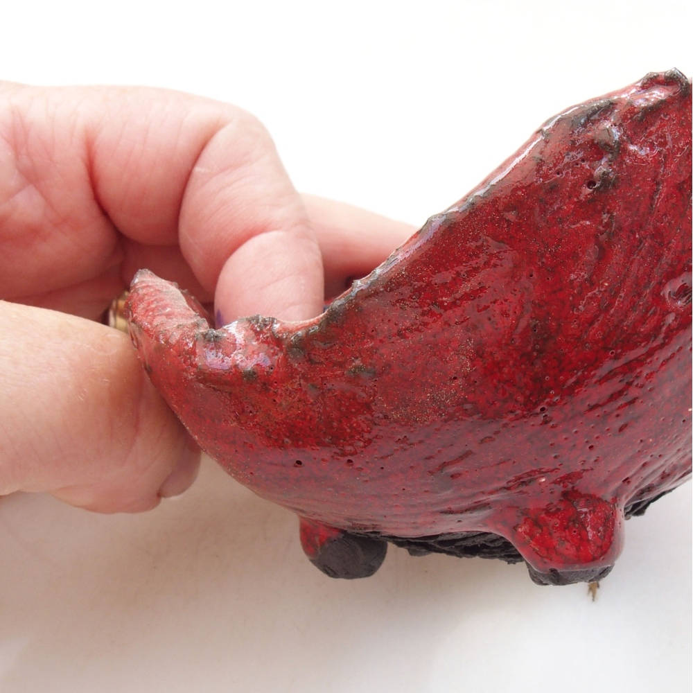 Keramische schaal 8 x 7,5 x 5 cm , kleur rood