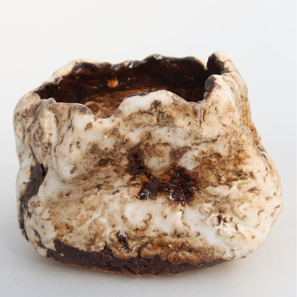 Keramische schaal  7 x 7 x 6 cm, kleur witbruin