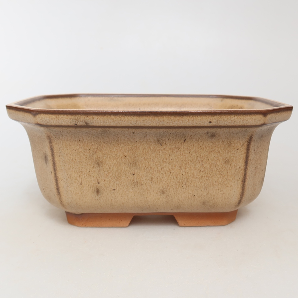 Keramische schaal  15 x 12 x 7 cm, kleur: beige