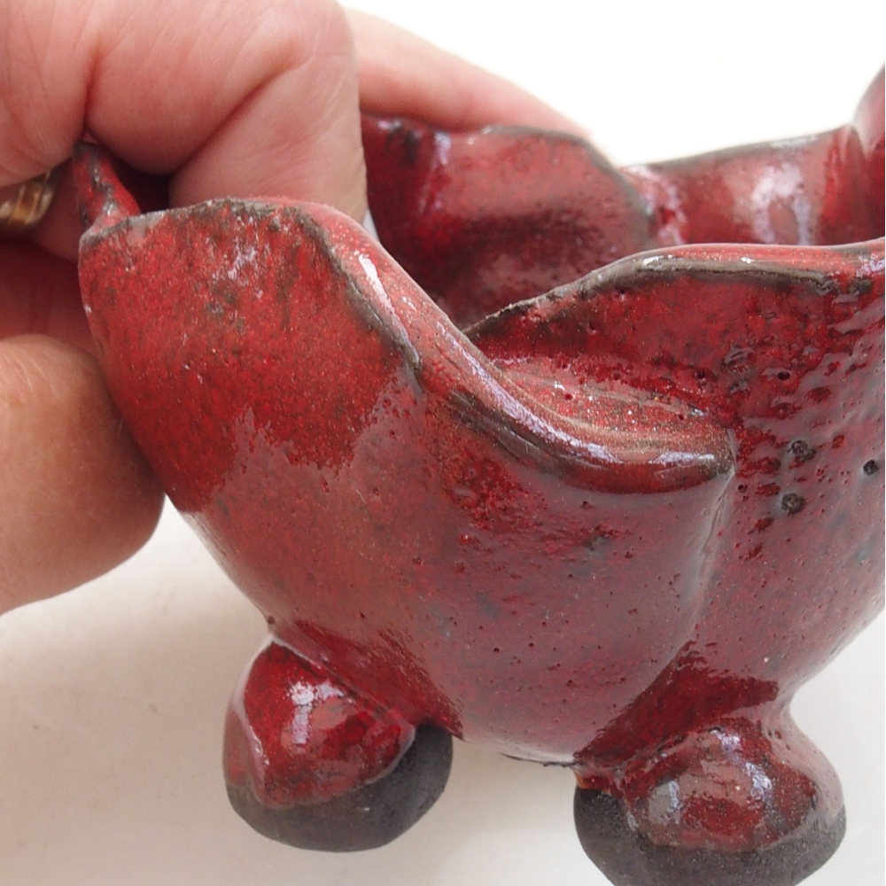 Keramische schaal 8 x 8 x 7 cm , kleur rood