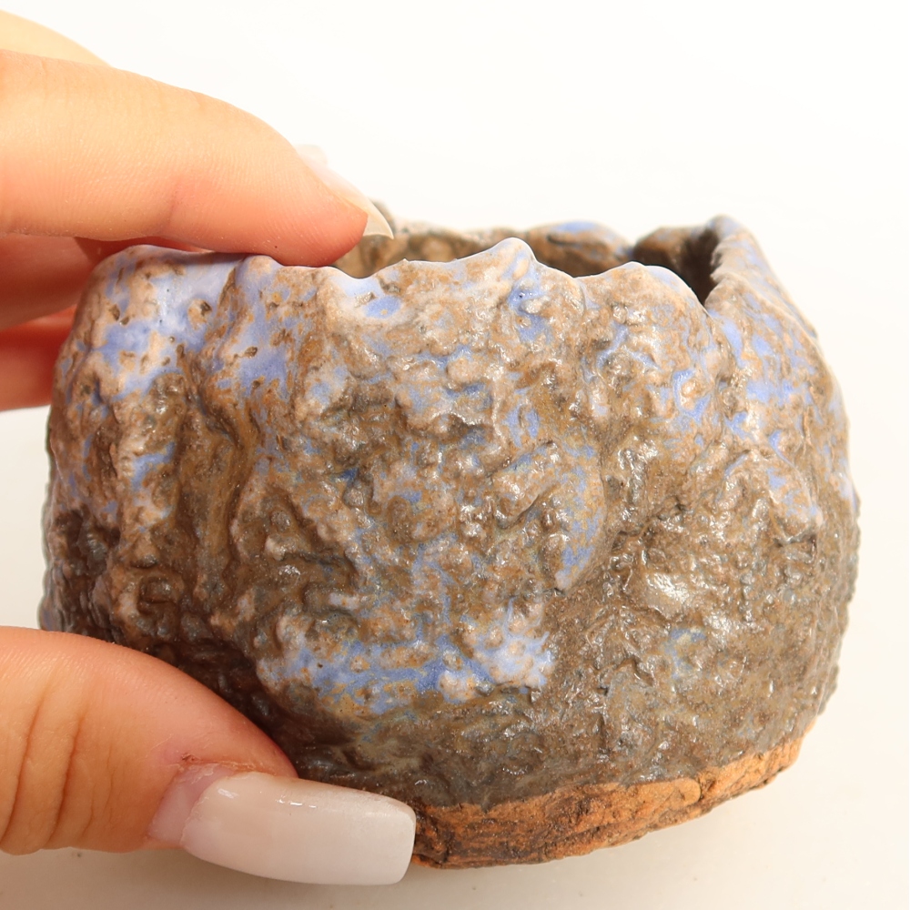 Keramische schaal  7,5 x 7 x 6 cm, kleur blauwbruin