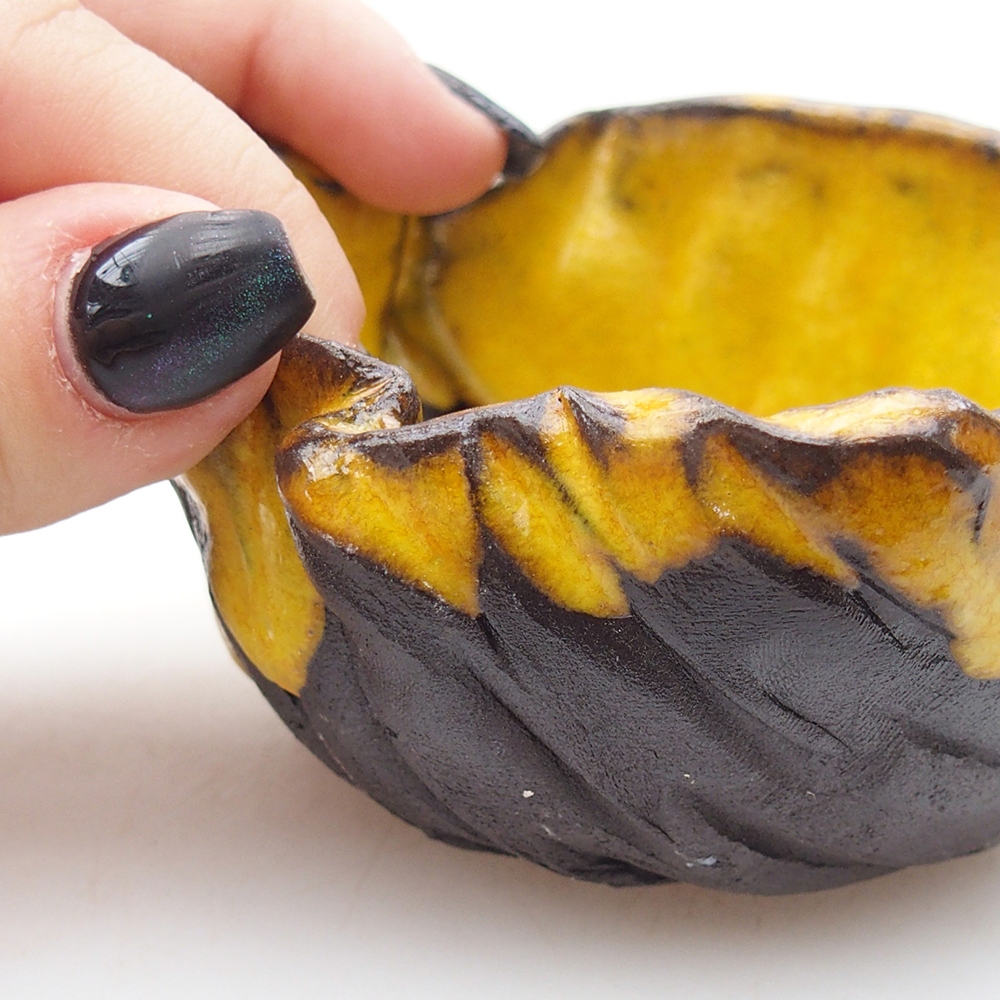 Schelp van keramiek 8 x 10 x 5,5 cm , geel