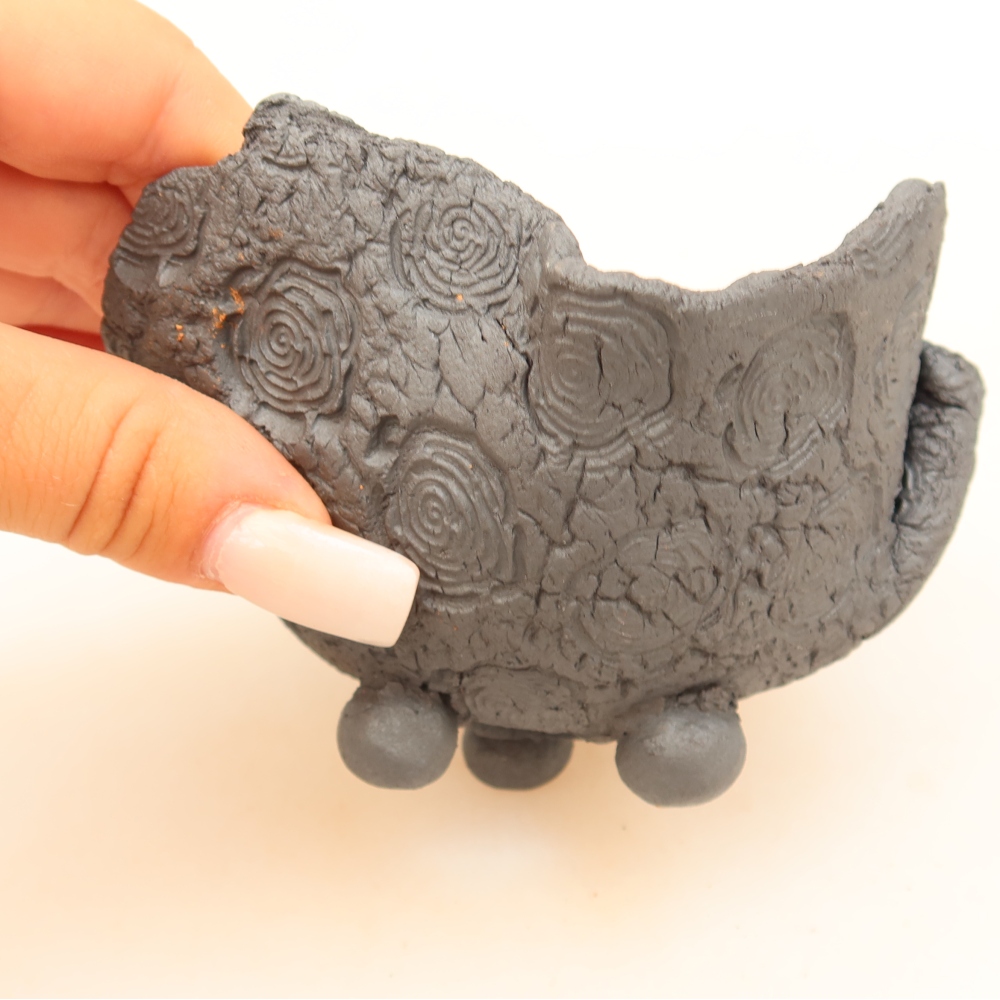 Keramische schaal  11,5 x 10,5 x 7 cm, metaalachtige kleur