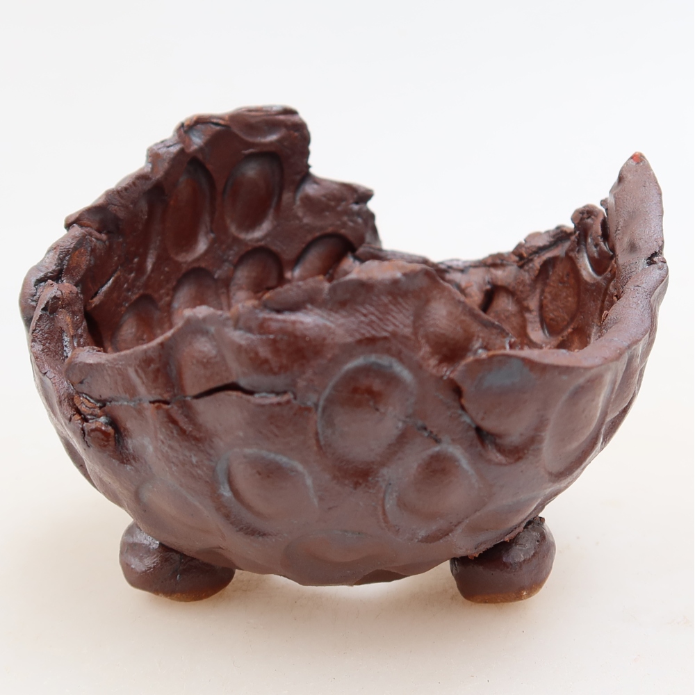 Keramische schaal  8,5 x 8 x 6,5 cm, metaalachtige kleur