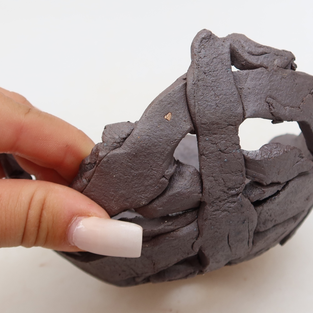 Keramische schaal  13,5 x 13,5 x 7 cm, metaalachtige kleur