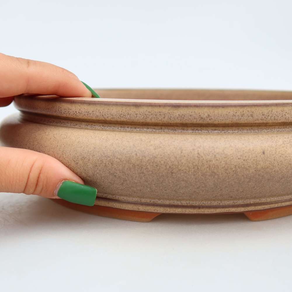 Keramische schaal  23 x 23 x 7 cm, kleur: beige