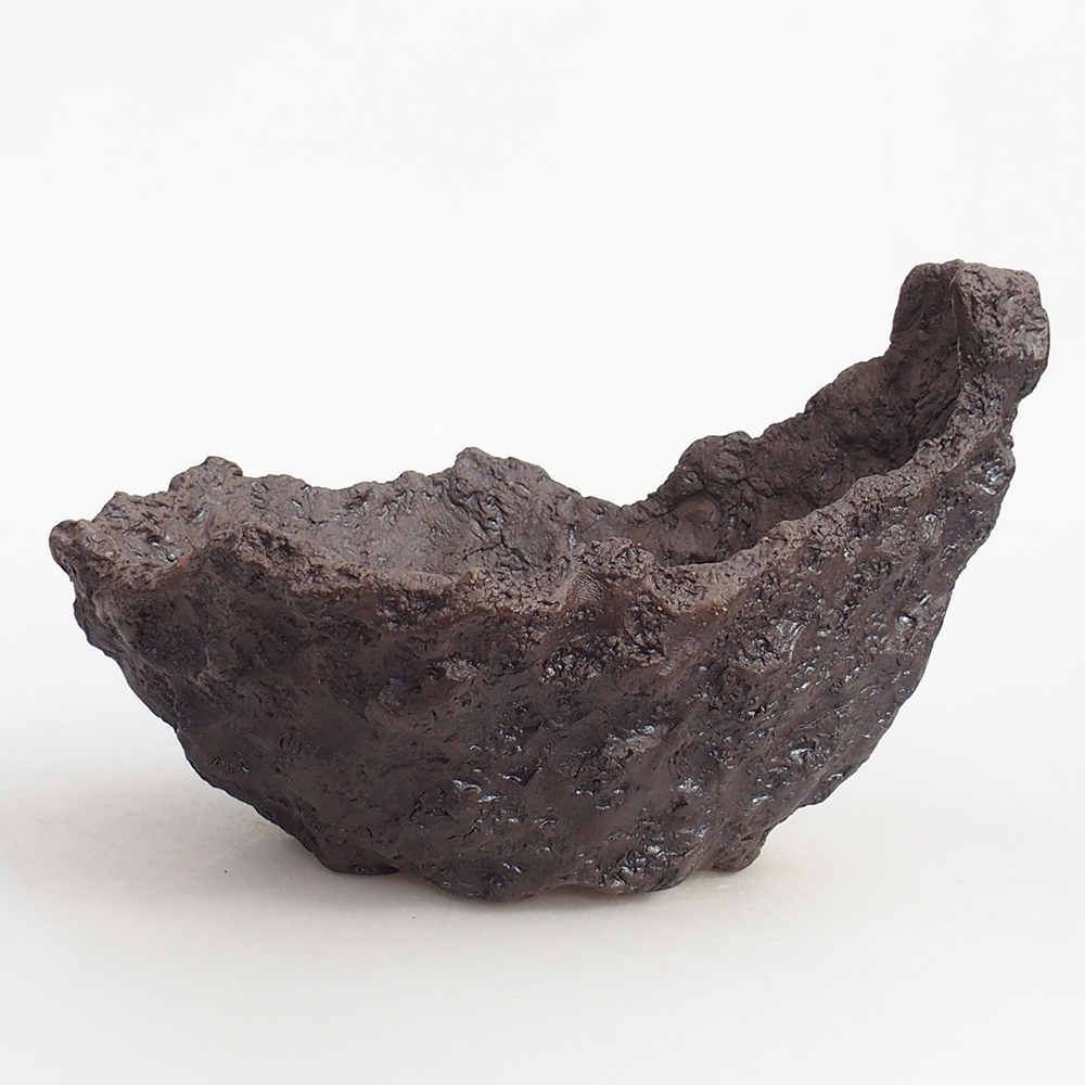 Keramische schaal 18 x 16 x 15 cm , kleur bruin