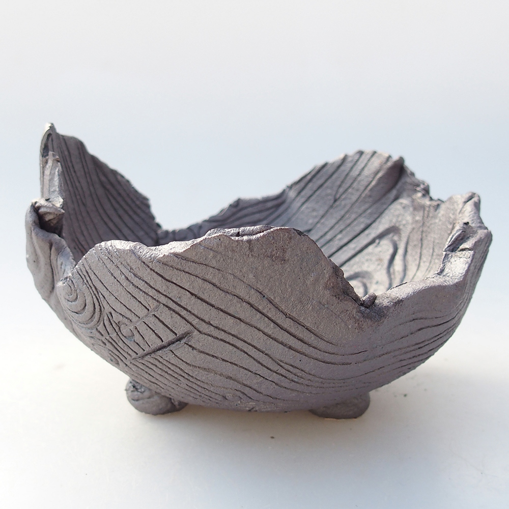 Keramische schaal 13,5 x 12,5 x 8,5 cm , metaalkleur