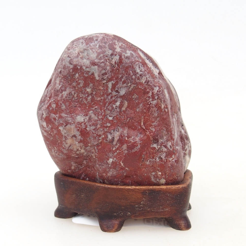 Suiseki - Steen met DAI (houten basis)