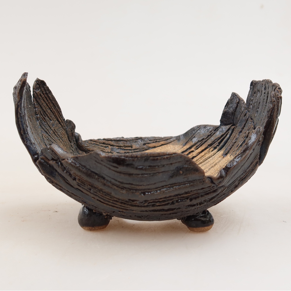 Keramische schaal  11 x 8,5 x 6,5 cm, kleur zwartgroen