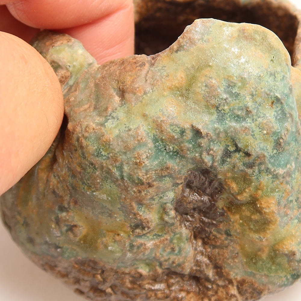 Keramische schaal  5,5 x 4,5 x 6 cm , kleur groen