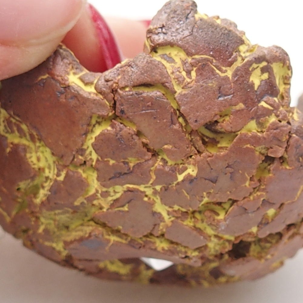 Schelp van keramiek 5,5 x 5 x 4 cm , kleur geel