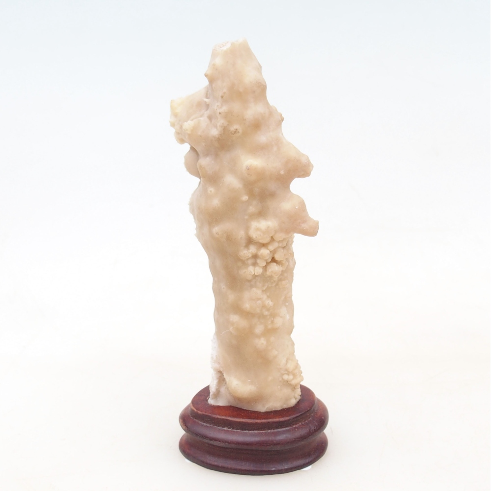 Suiseki - Steen met DAI (houten basis)