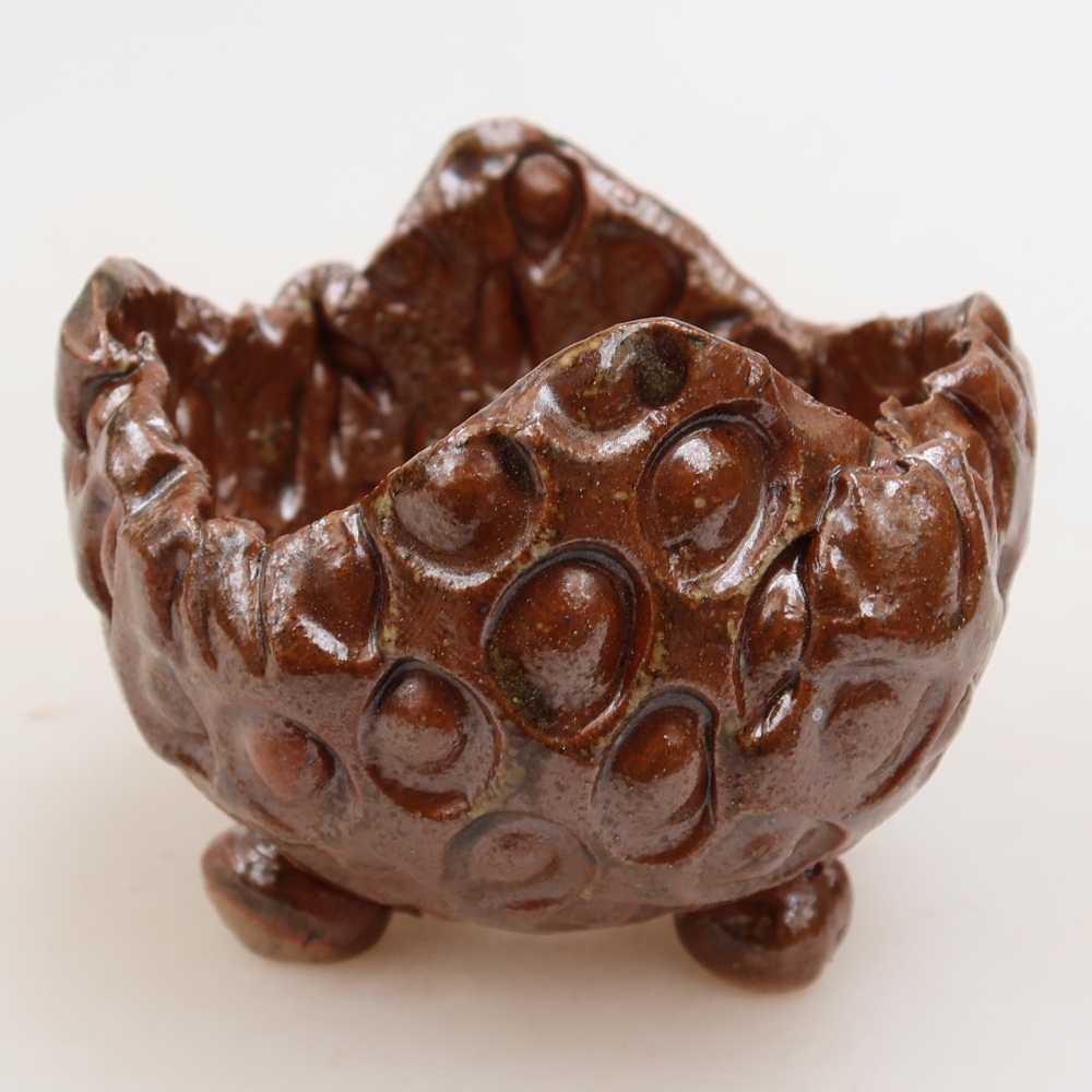 Keramische schaal  8,5 x 8 x 6,5 cm, kleur bruin