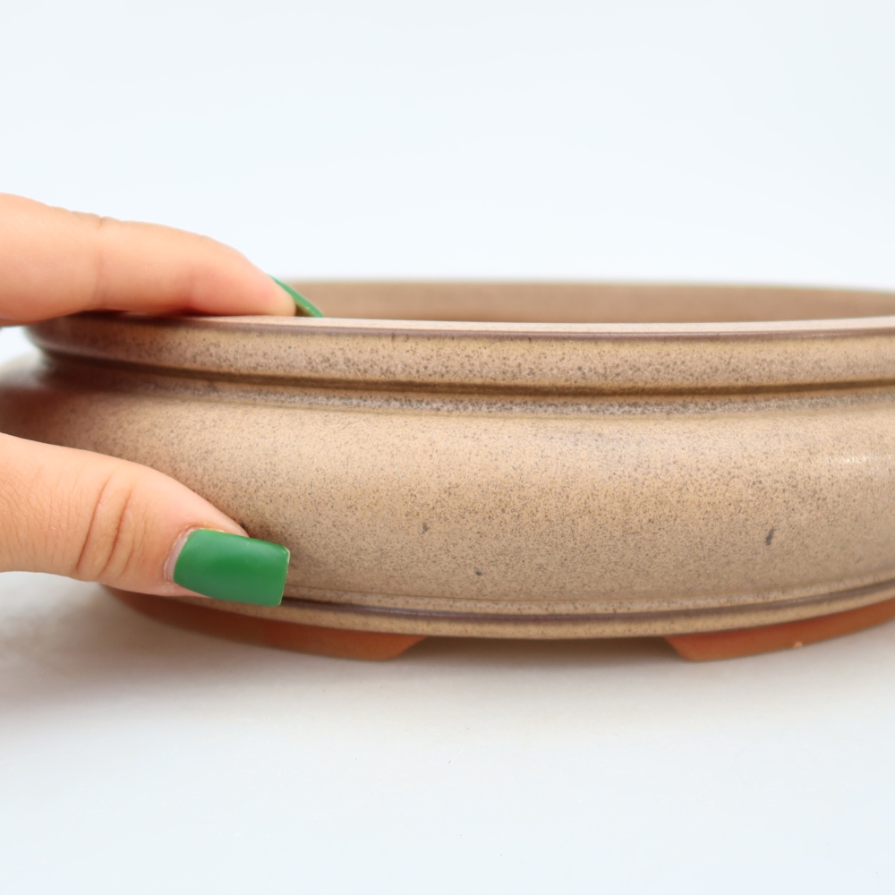 Keramische schaal  23 x 23 x 7 cm, kleur: beige