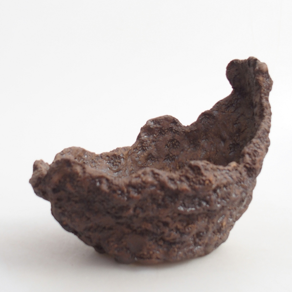 Keramische schaal 14 x 12 x 13 cm , kleur bruin