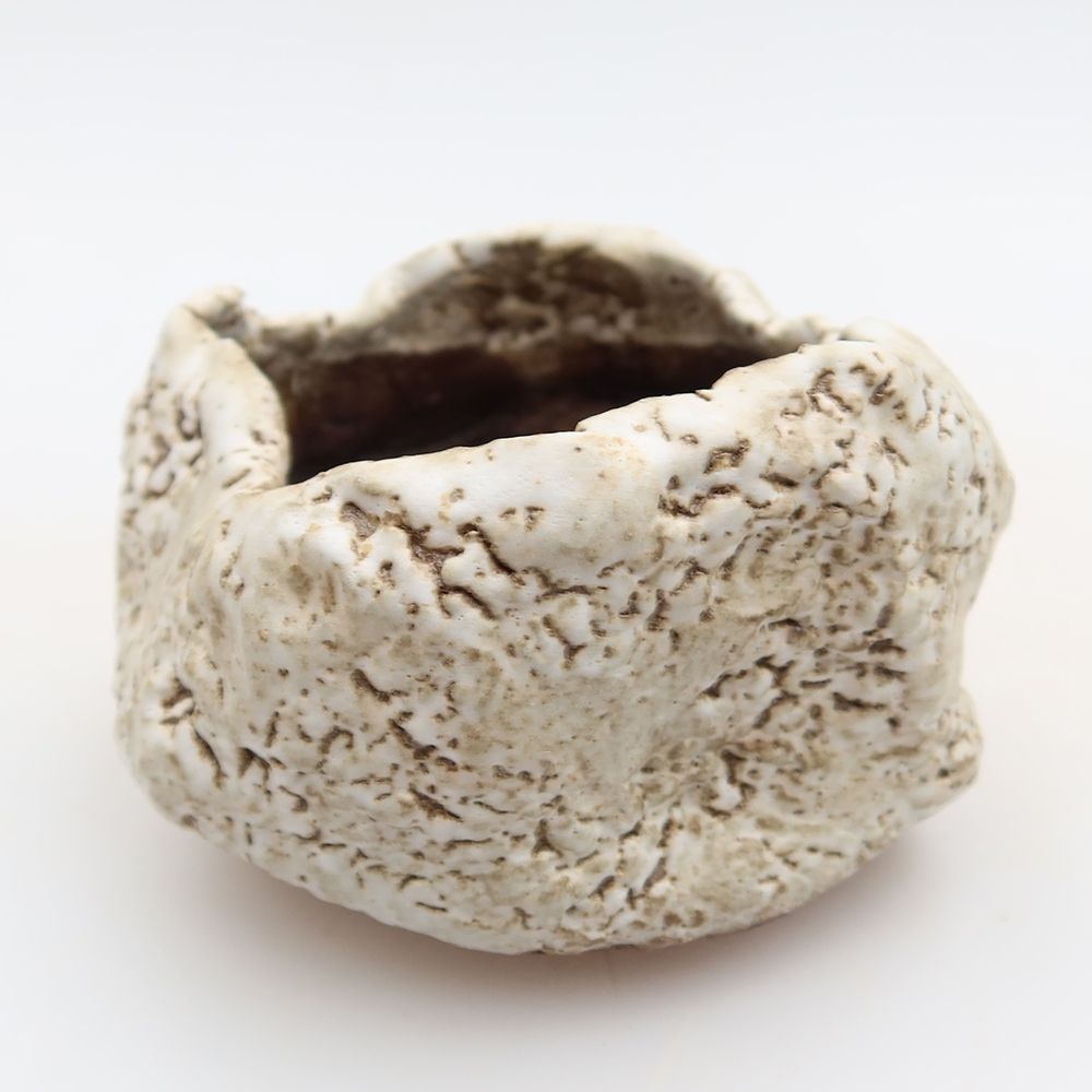 Keramische schaal  6 x 6 x 5 cm, bruin-witte kleur