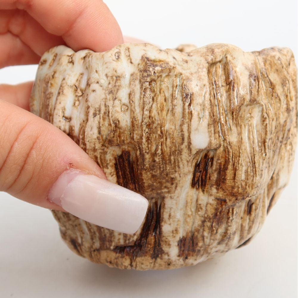 Keramische schaal  7,5 x 7 x 6,5 cm, kleur witbruin