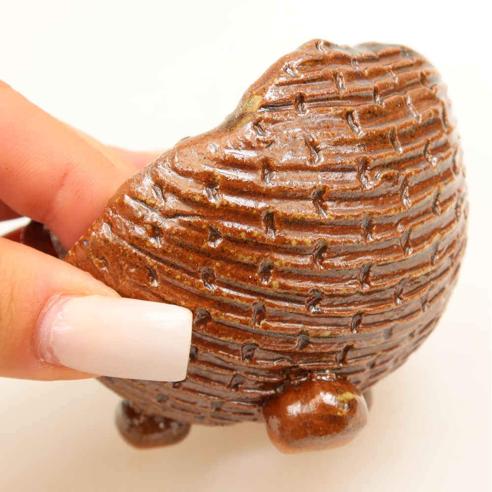 Keramische schaal  9 x 8,5 x 7 cm, kleur bruin