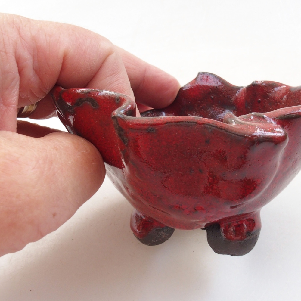 Keramische schaal 8,5 x 8 x 6 cm , kleur rood