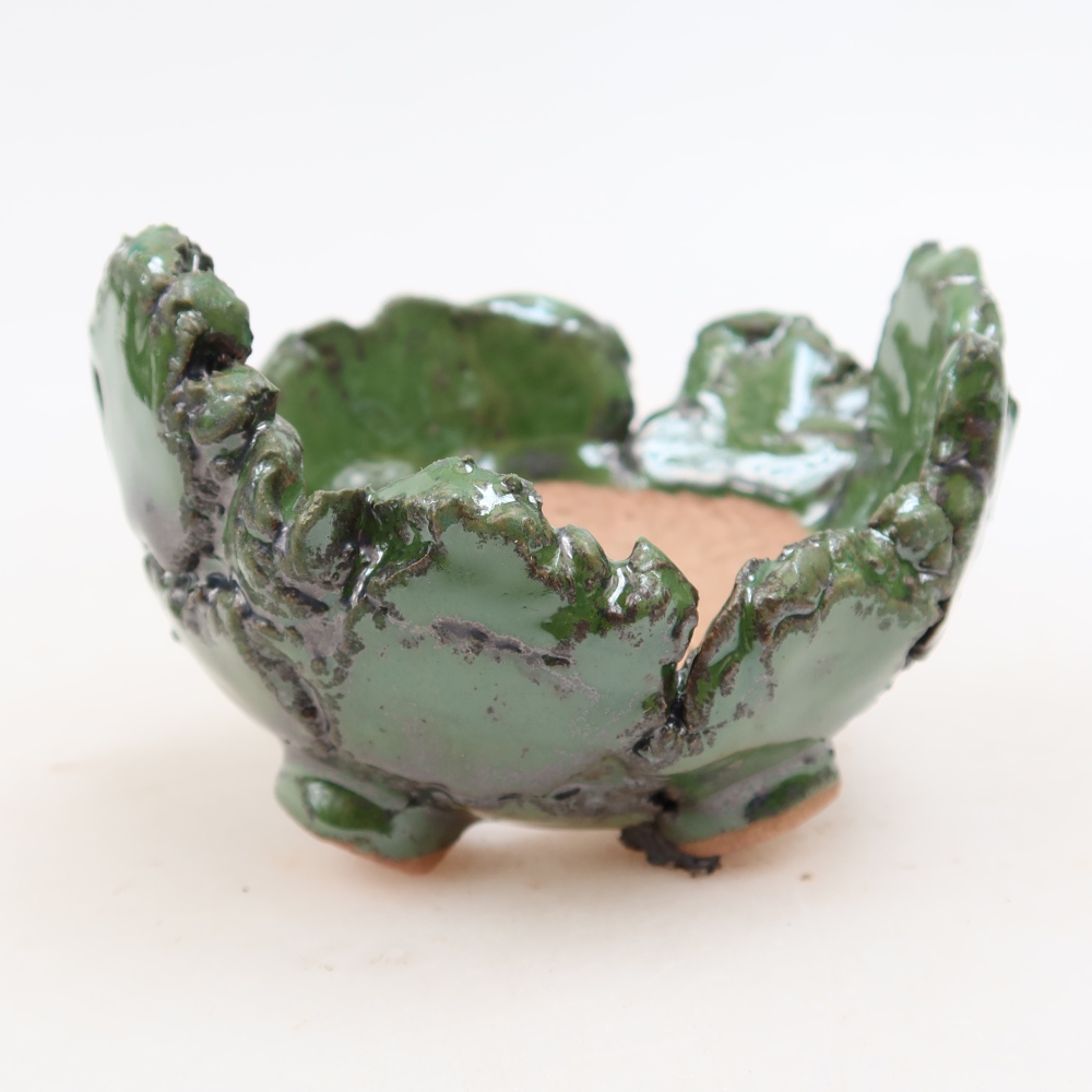 Keramische schaal  9 x 8,5 x 7 cm, kleur groen