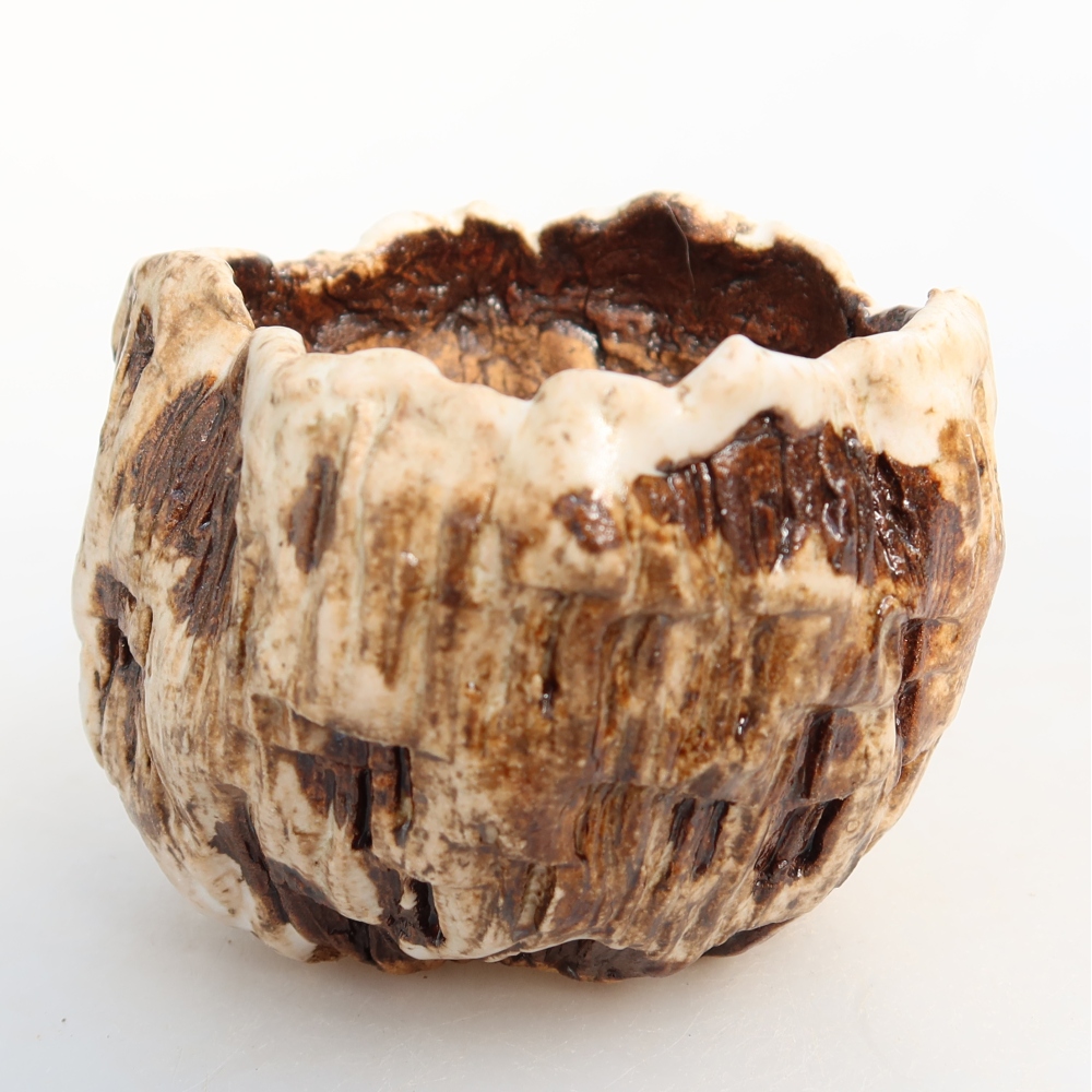 Keramische schaal  7,5 x 7 x 6,5 cm, kleur witbruin
