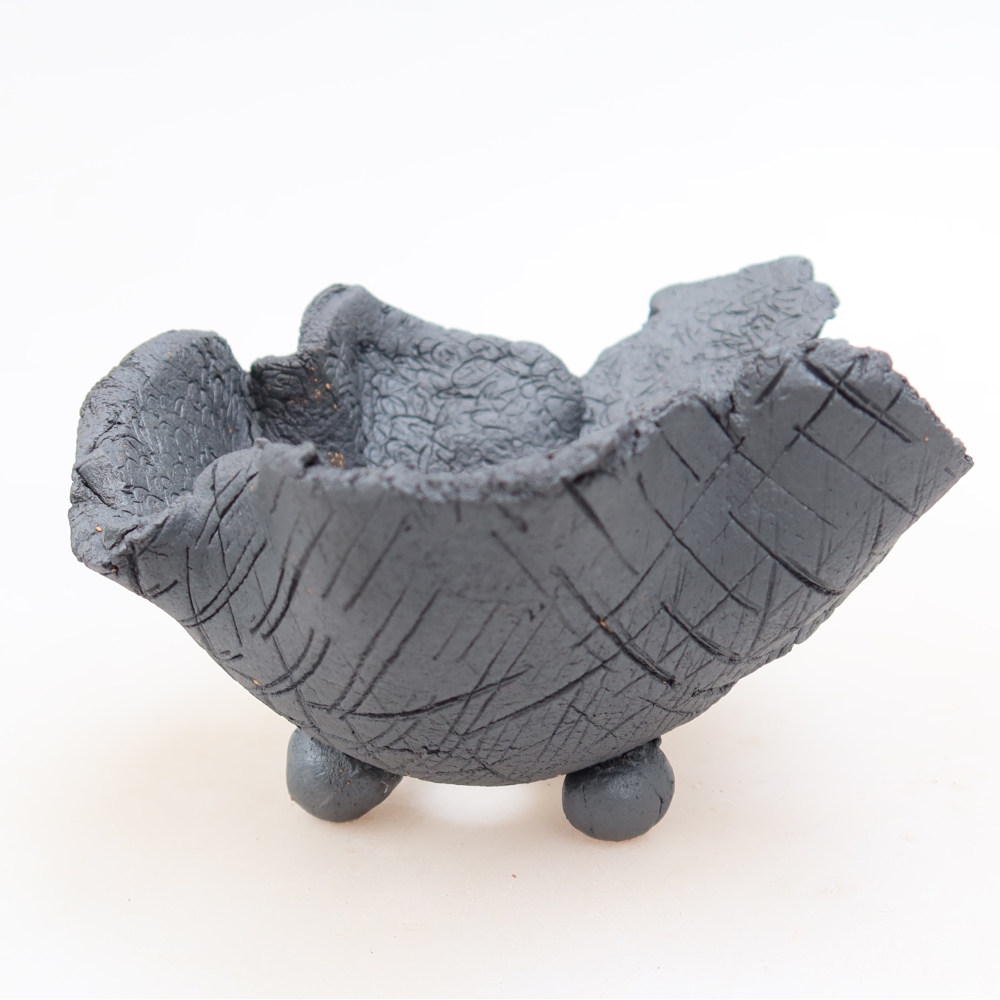Keramische schaal  12,5 x 11 x 7,5 cm, metaalkleur
