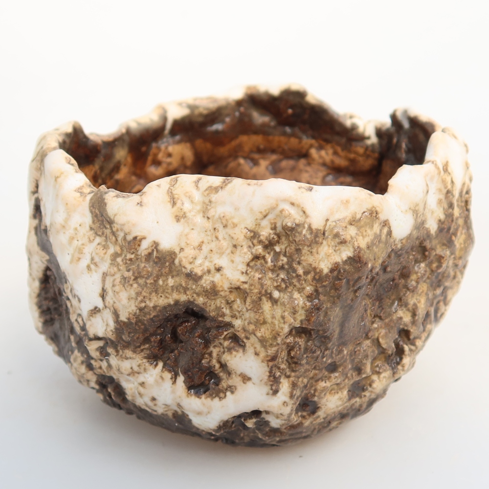 Keramische schaal  7,5 x 7 x 5 cm, kleur witbruin