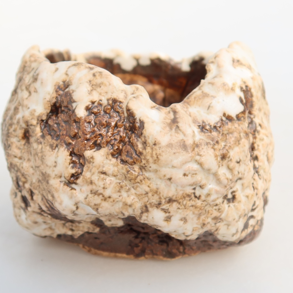 Keramische schaal  7 x 7 x 6 cm, kleur witbruin