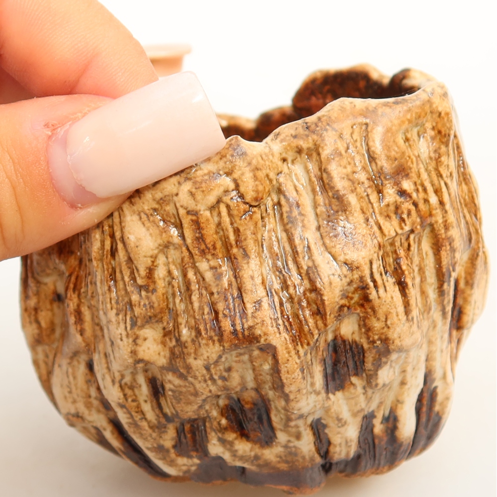 Keramische schaal  7 x 7 x 6,5 cm, kleur witbruin