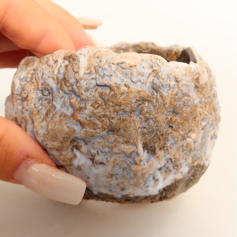 Keramische schaal  7,5 x 7 x 6 cm, kleur blauwbruin