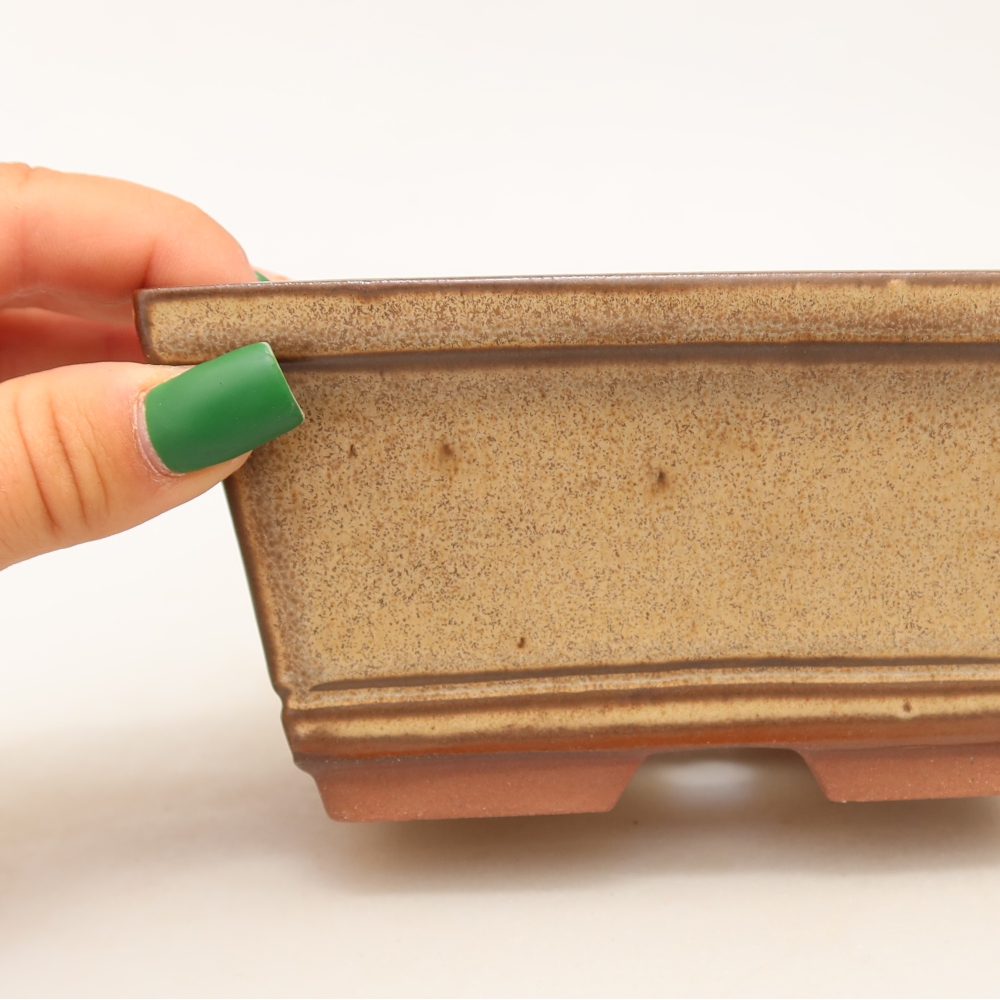 Keramische schaal  14,5 x 12,5 x 7 cm, kleur: beige