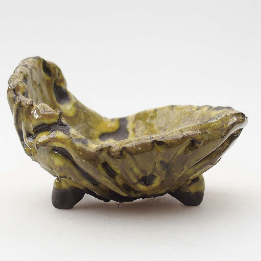 Schelp van keramiek 8,5 x 8 x 6 cm , geel