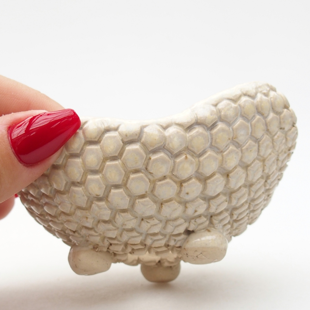 Keramische schaal 8,5 x 8,5 x 5 cm , kleur beige