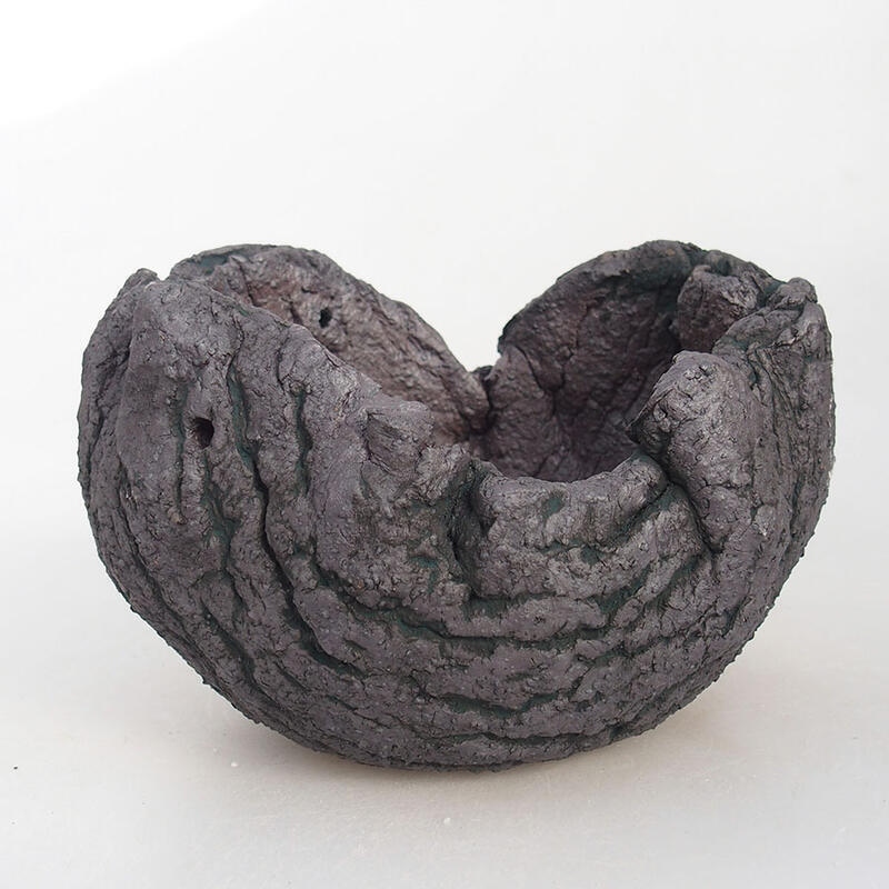 Keramische schaal 15 x 13 x 11 cm , metaalkleur