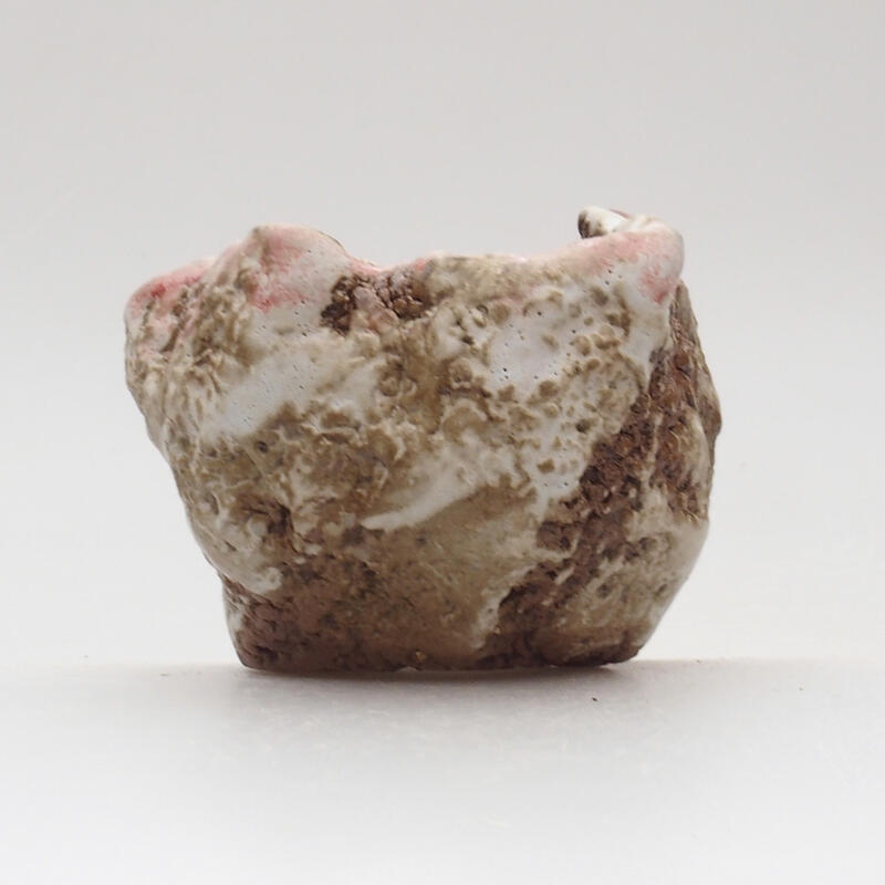 Schelp van keramiek 6 x 5 x 6 cm , kleur rood en wit