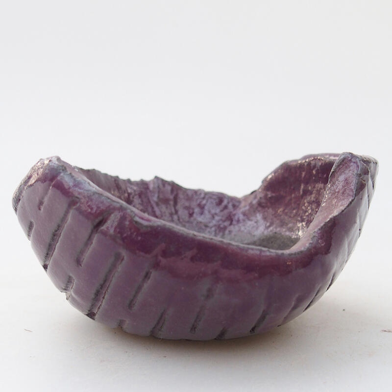 Keramische schelp 8,5 x 9 x 4 cm , kleur paars
