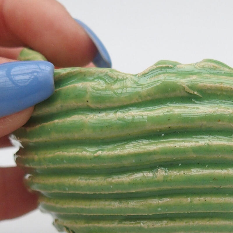 Keramische schaal 8 x 8,5 x 6 cm , kleur groen