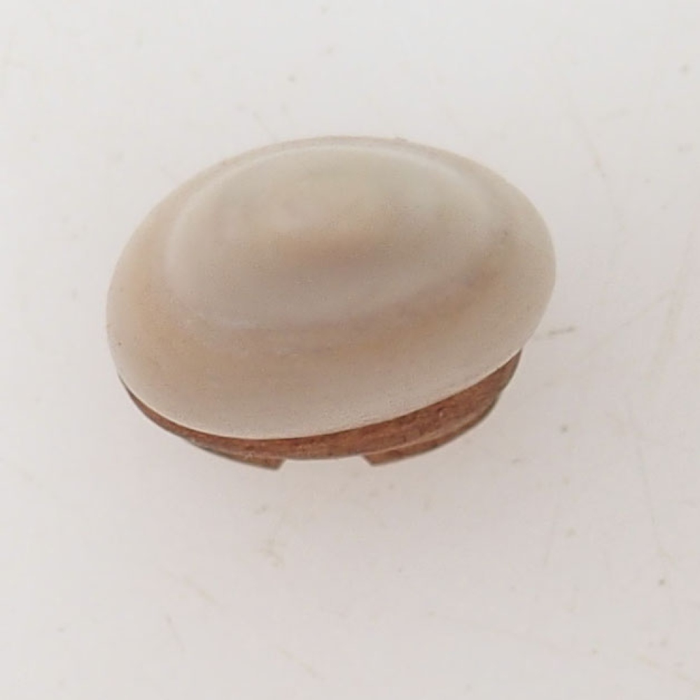 Suiseki - Steen met DAI (houten basis)