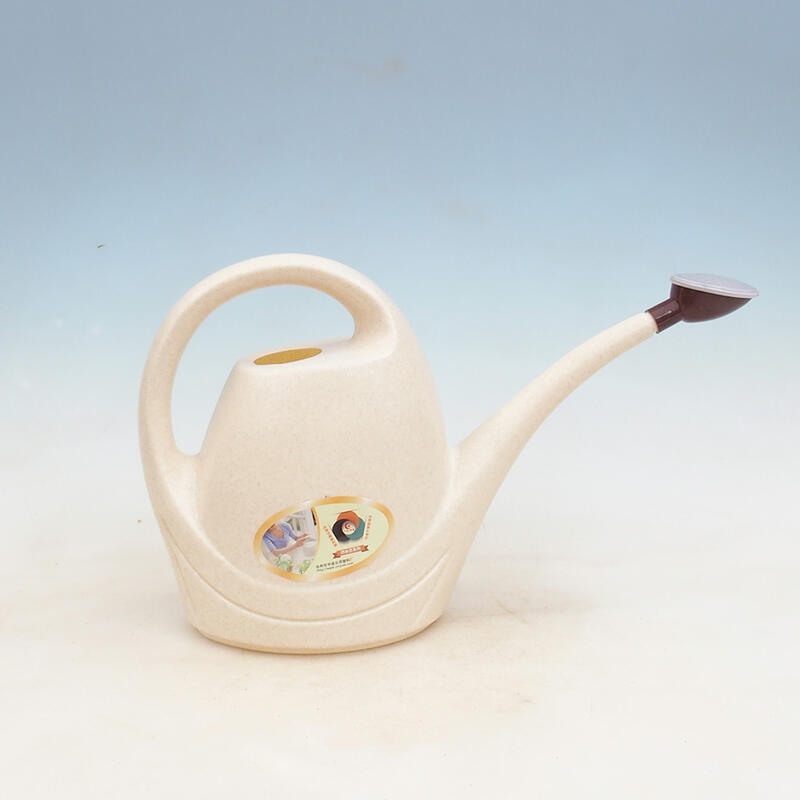 Kunststof gieter 3 liter beige