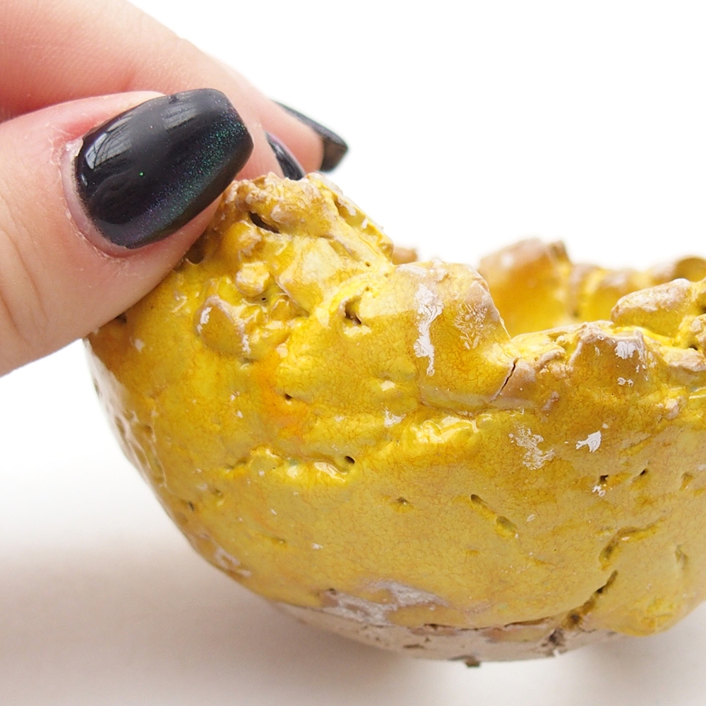 Keramische schaal 9 x 8,5 x 5,5 cm , gele kleur