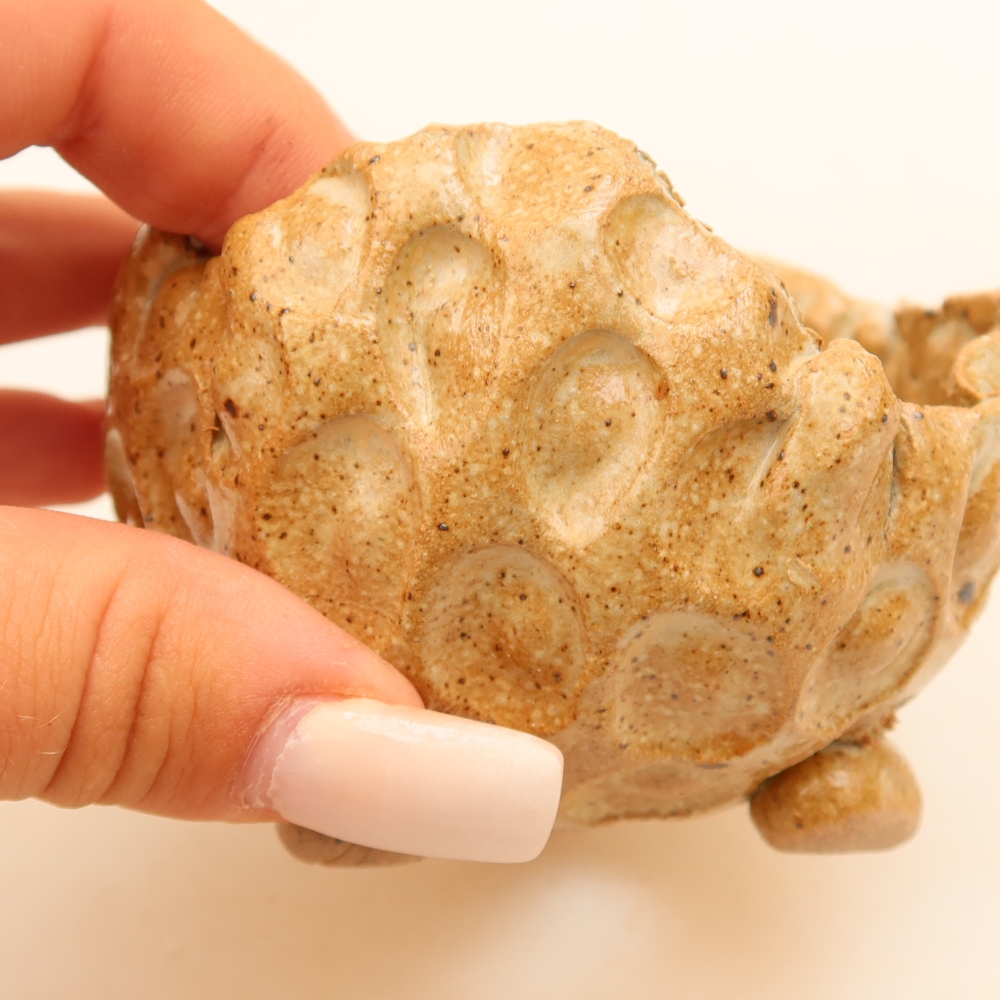 Keramische schaal 8,5 x 8,5 x 6 cm , kleur beige