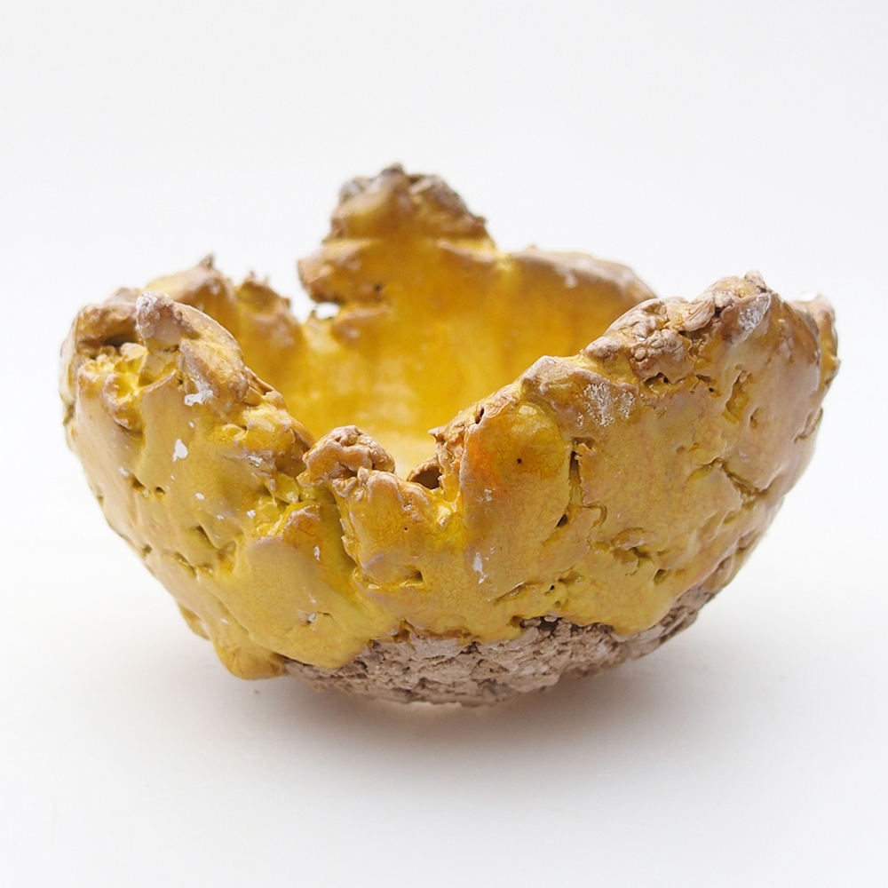 Schelp van keramiek 9,5 x 9,5 x 6,5 cm , geel